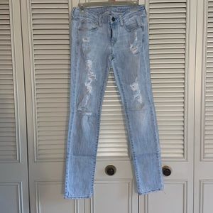 ❗️American Eagle Outfitters Light Wash Stretch Skinny Jeans Size 4 Reg w/ Rips